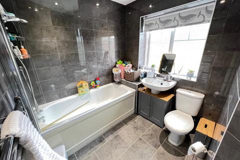 3 Fussell Way, Wollaston, Stourbridge, DY8 4GG