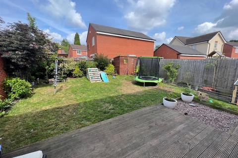 3 Fussell Way, Wollaston, Stourbridge, DY8 4GG