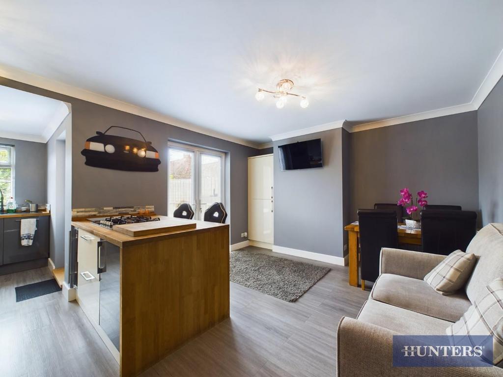 CAM01984 G0-PR0073-STILL013.jpg