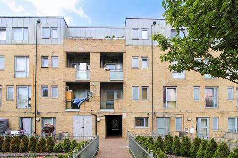 2 bedroom flat for sale, Gascoigne Close, London