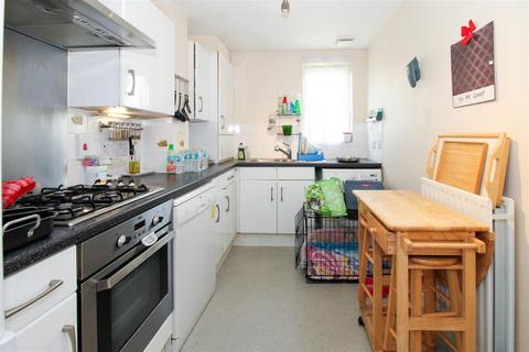 2 bedroom flat for sale, Gascoigne Close, London