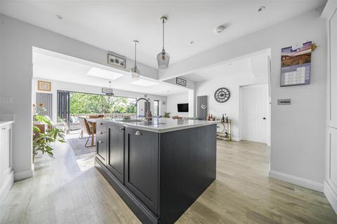 19 Herne Road, Surbiton, KT6 5BX