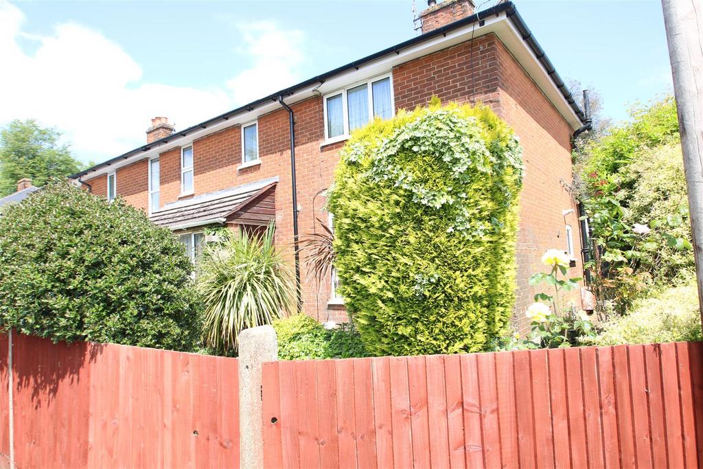 Harper Road, Salisbury 3 bed semidetached house for sale £310,000
