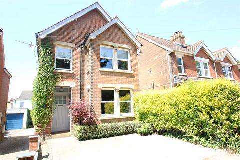 3 Charnwood Road, Salisbury, SP2 7HT