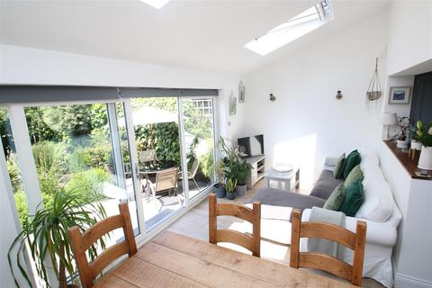 3 Charnwood Road, Salisbury, SP2 7HT