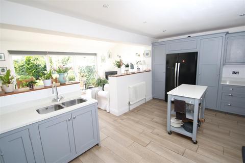 3 Charnwood Road, Salisbury, SP2 7HT