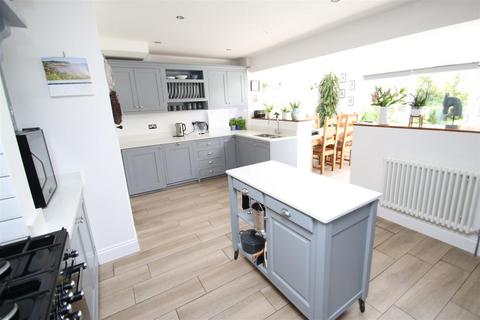 3 Charnwood Road, Salisbury, SP2 7HT