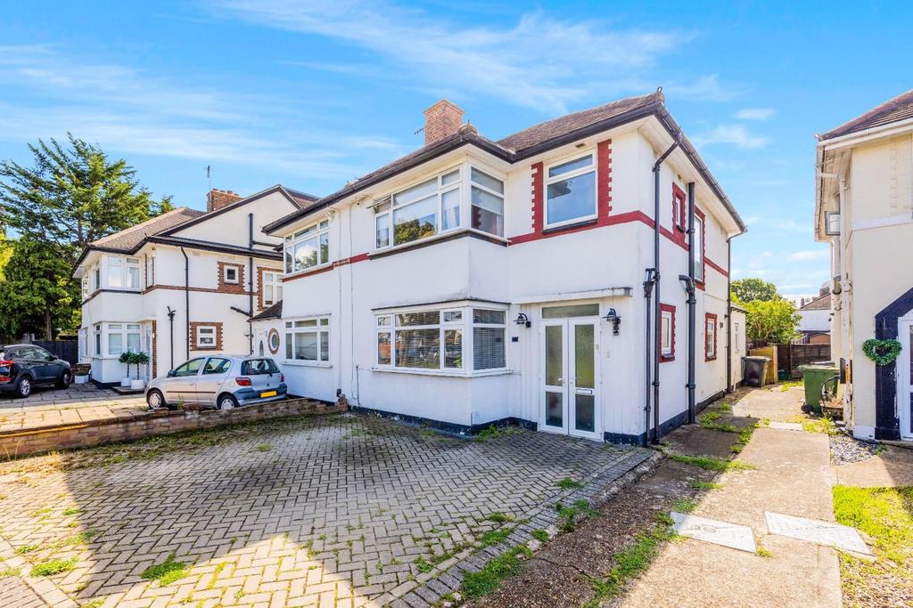 Ewell Court Avenue, Ewell 3 bed semidetached house for sale £580,000