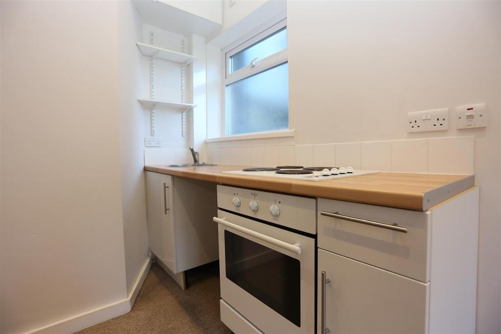 5, 107 Lansdowne Place (13).JPG