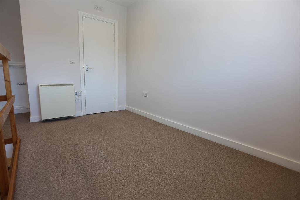 5, 107 Lansdowne Place (15).JPG