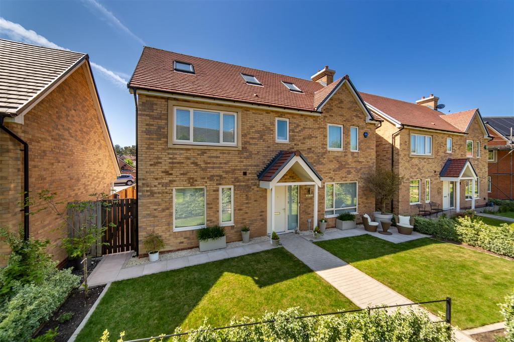 Eden Walk, St. Mary Park, Morpeth 5 bed detached house for sale £600,000