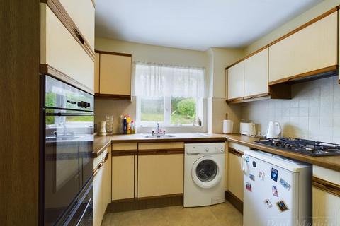 36 Ambleside Gardens, South Croydon, CR2 8SF