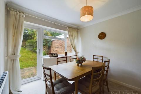 36 Ambleside Gardens, South Croydon, CR2 8SF