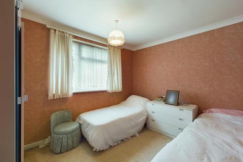 36 Ambleside Gardens, South Croydon, CR2 8SF