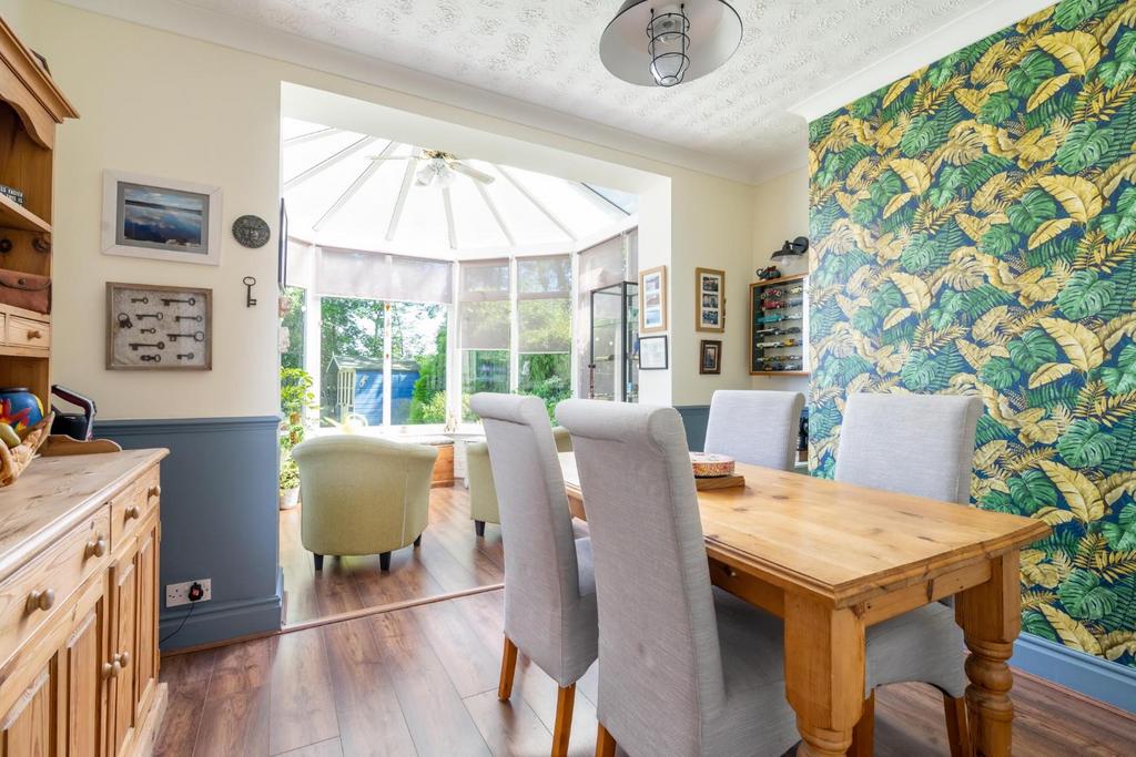 Queenswood Grove, York 4 bed semidetached house for sale £400,000