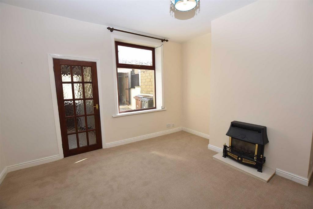 Gordon Street, Colne 2 bed terraced house £575 pcm (£133 pw)