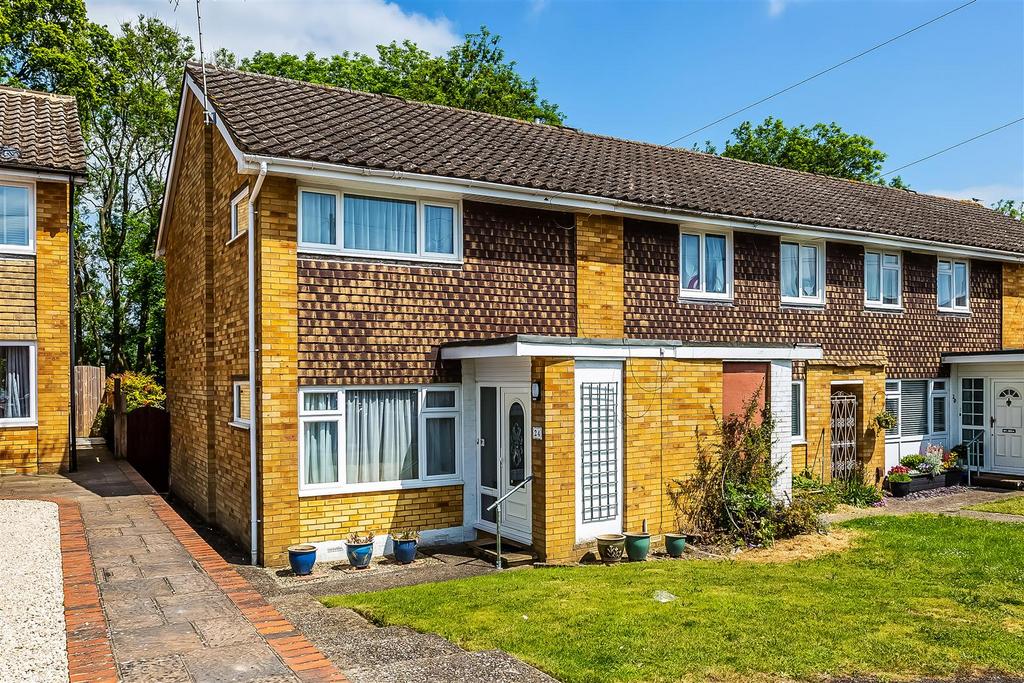 Greenacres, Oxted 2 bed end of terrace house for sale £435,000