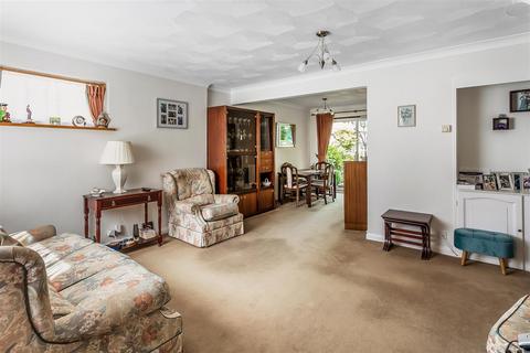24 Greenacres, Oxted, RH8 0PB