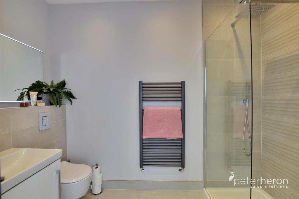 Guest En-Suite