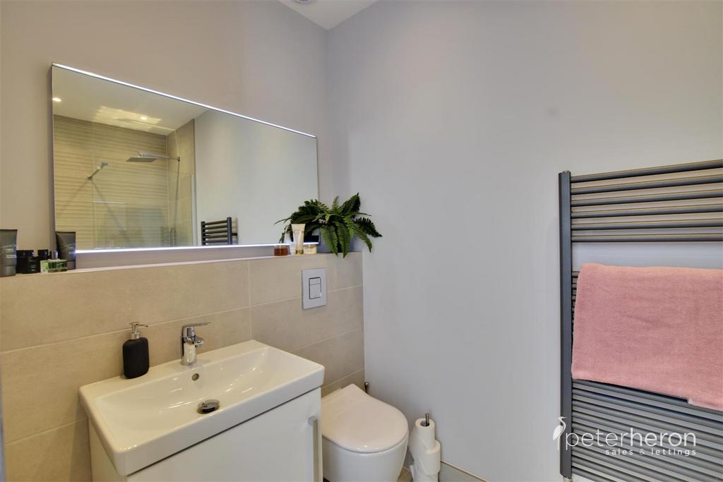Guest En-Suite