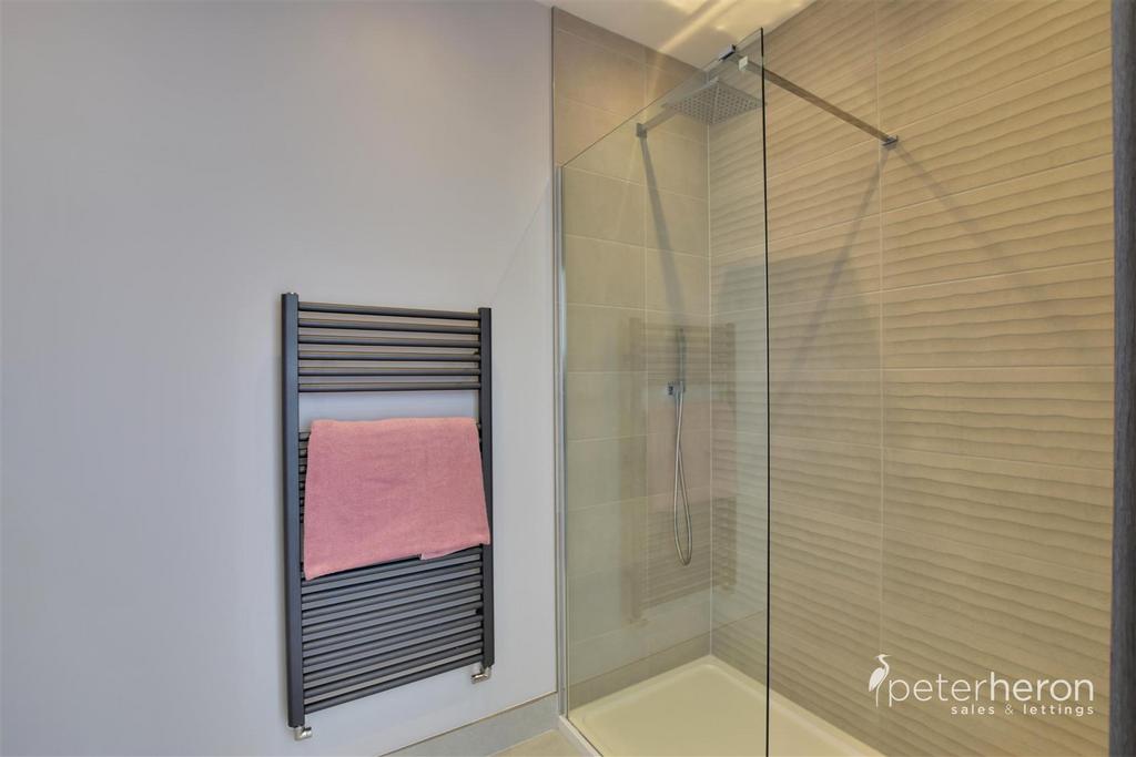 Guest En-Suite
