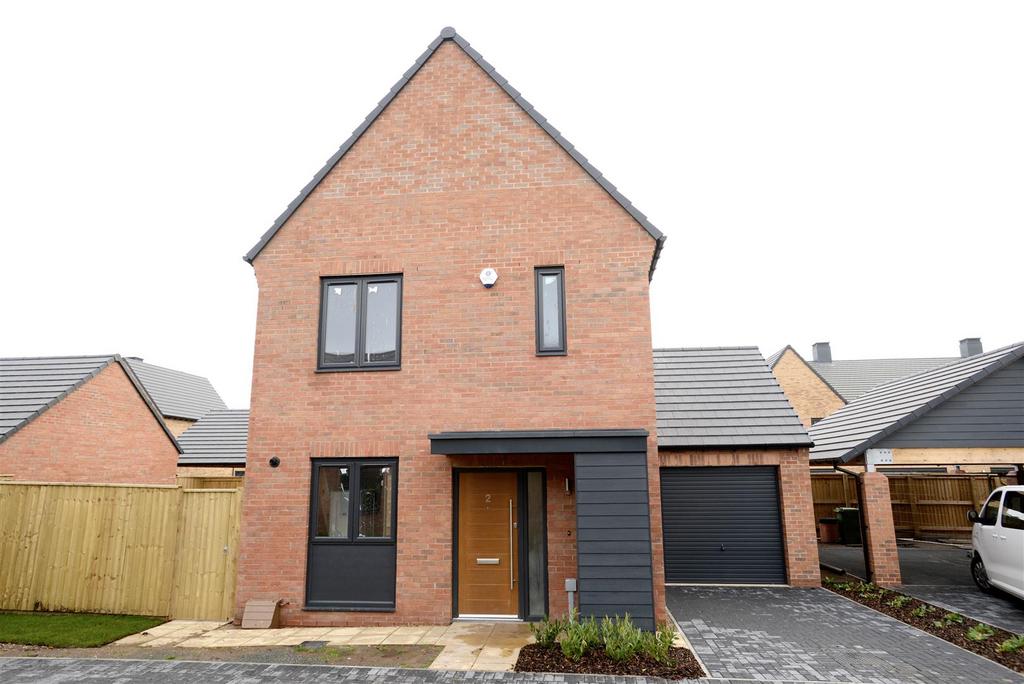 Lord Hawke Way, Newark 3 bed detached house for sale £274,995