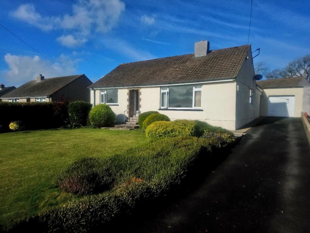 Crundale, Haverfordwest 3 bed detached bungalow £950 pcm (£219 pw)