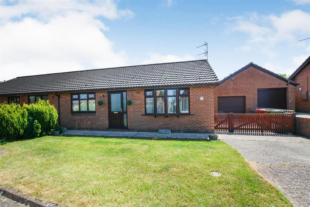 Walker Drive, Winterton, Scunthorpe 2 bed semidetached bungalow for