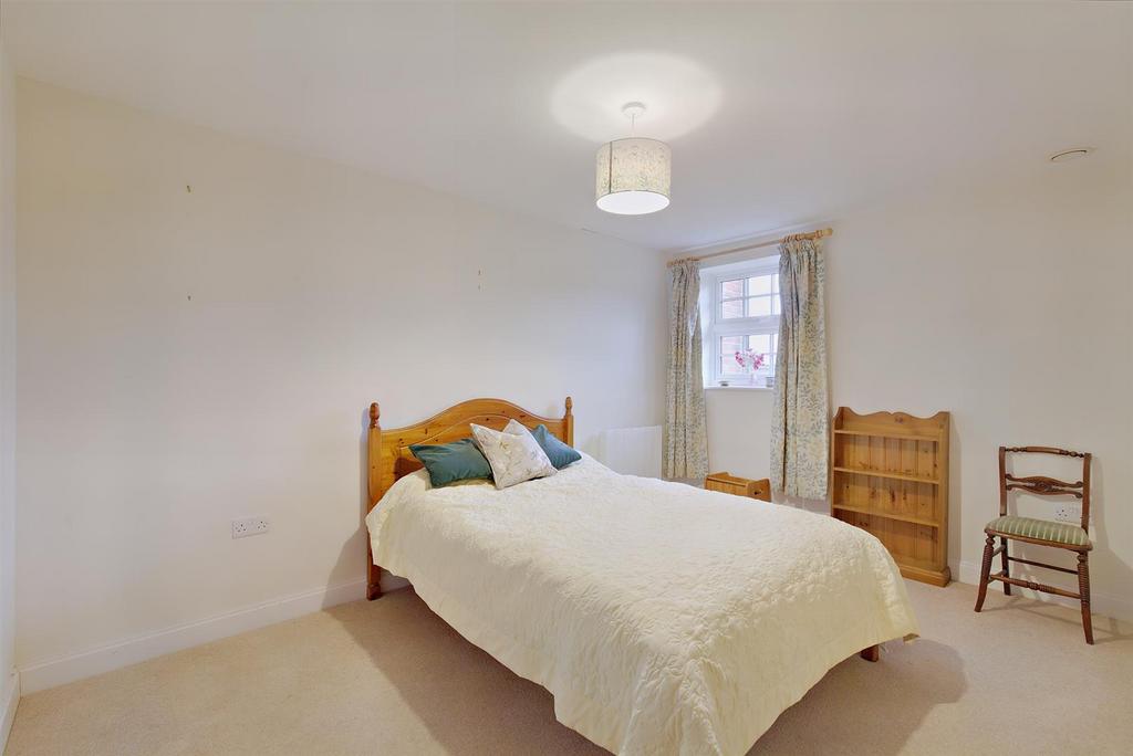 Double Bedroom: