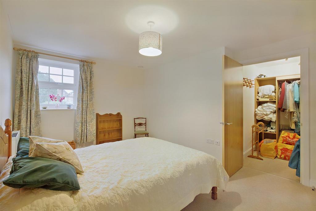 Double Bedroom:
