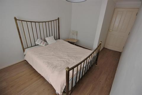 8 Amhurst Walk, London, SE28 8RJ