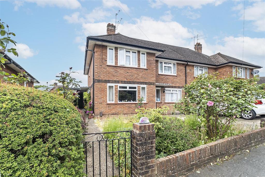 The Crescent, Epsom 2 bed £325,000