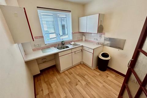 2 bedroom retirement property for sale, Quaker Lane, Waltham Abbey