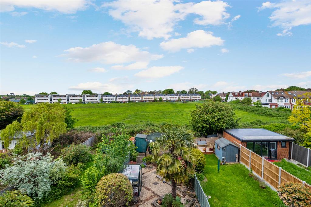 Greenway, Raynes Park, SW20 4 bed house for sale £785,000