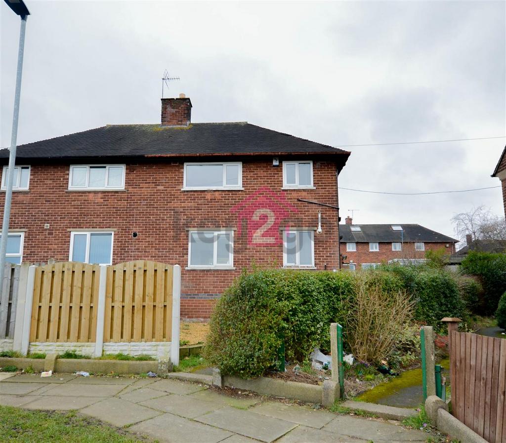 East Glade Crescent, Hackenthorpe, S12 2 bed semidetached house £700