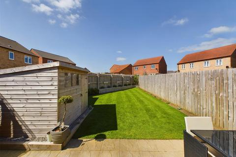 3 bedroom semi-detached house for sale - Slayersdale, Driffield