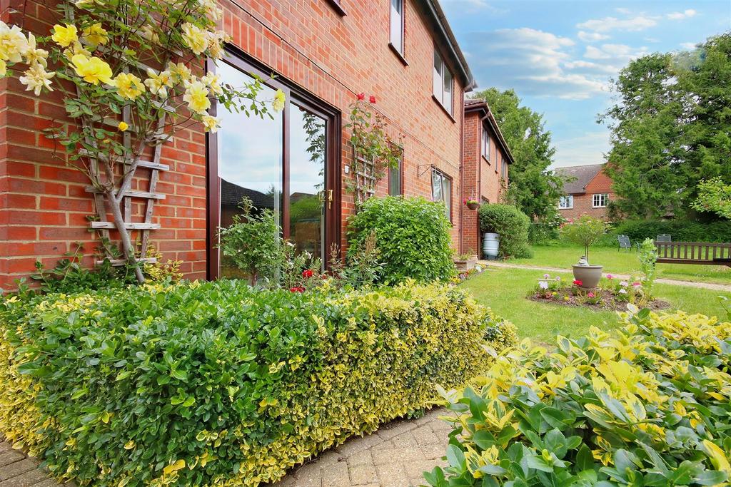 GREVILLE PARK ROAD, ASHTEAD, KT21 1 bed retirement property £285,000