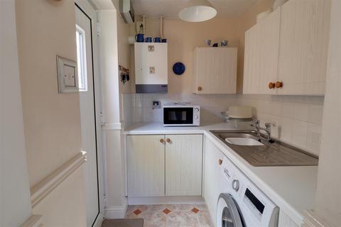 48 Broad Leys Road, Barnwood, Gloucester, GL4 3YW