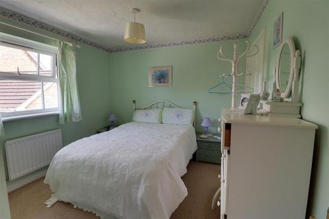 48 Broad Leys Road, Barnwood, Gloucester, GL4 3YW