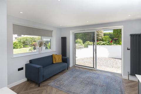 171 Halifax Road, Brighouse, HD6 2EQ