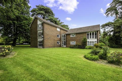 2 bedroom apartment for sale - Courtlands Crescent, Banstead