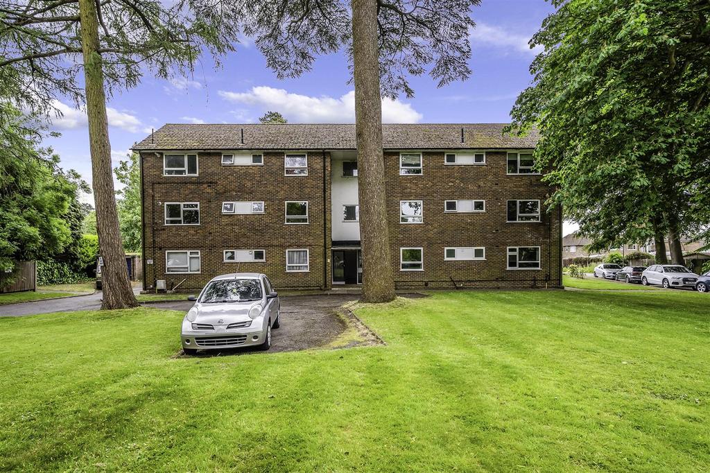 COURTLANDS CRESCENT, 102- (22).jpg