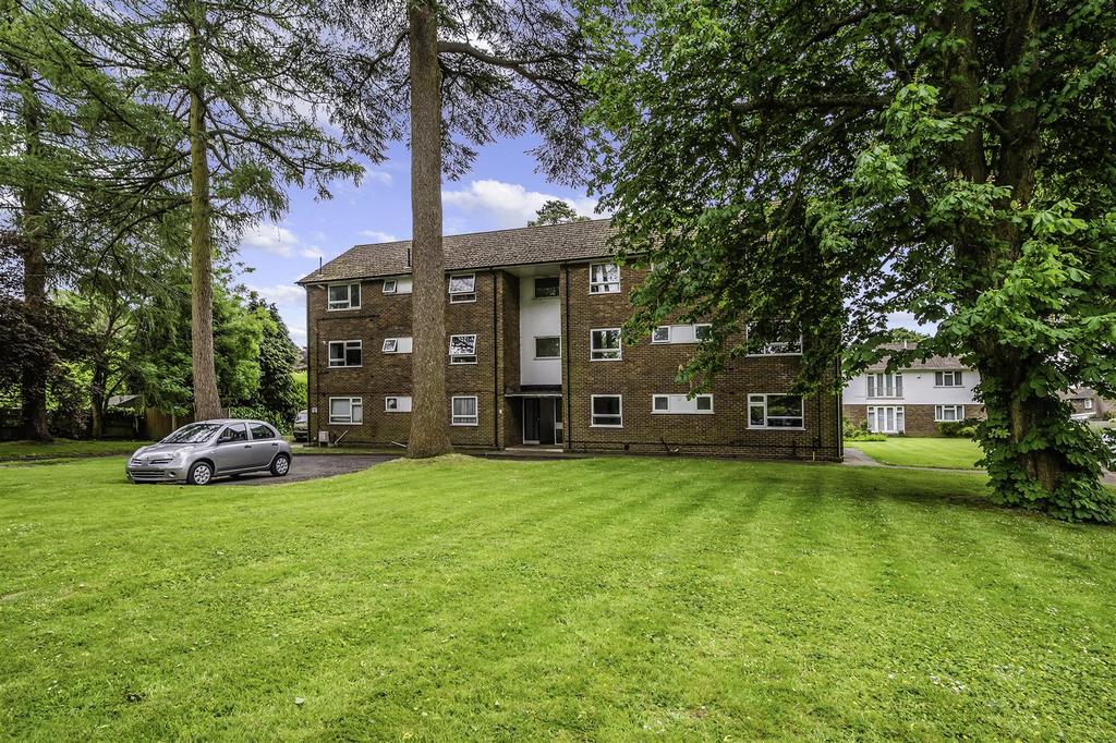 COURTLANDS CRESCENT, 102- (24).jpg
