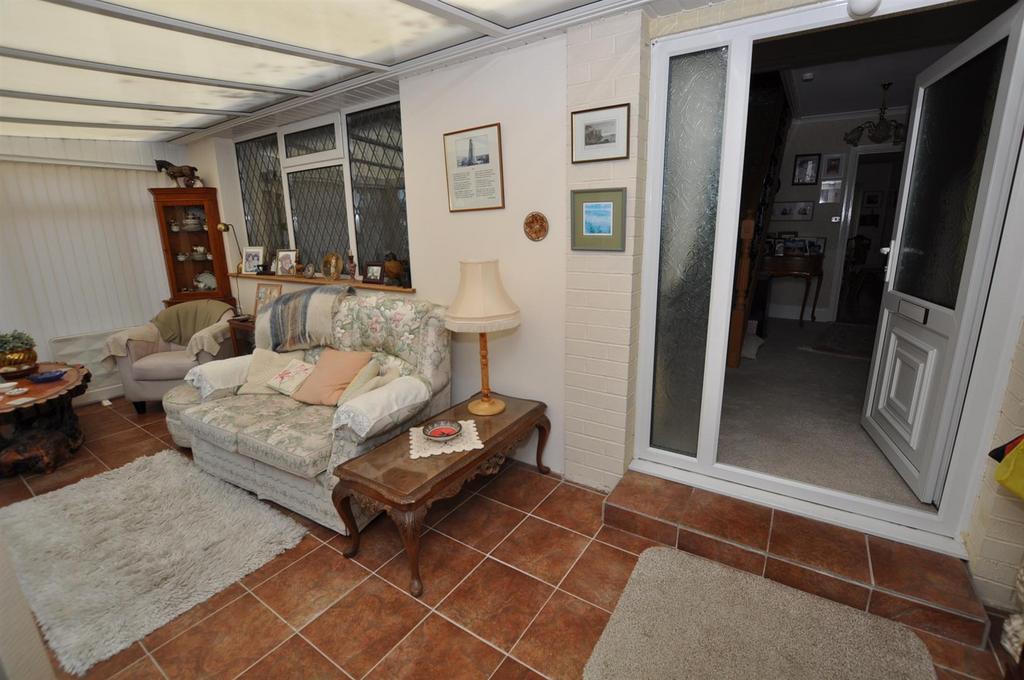 Sun Lounge/Entrance Porch
