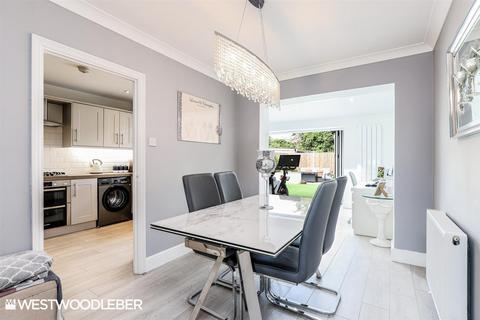 212 Beechfield, Hoddesdon, EN11 9QF