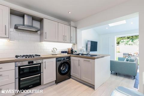 212 Beechfield, Hoddesdon, EN11 9QF