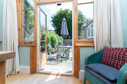 40 Leyborne Avenue, London, W13 9RA