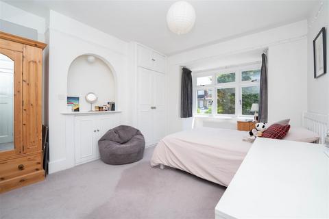 40 Leyborne Avenue, London, W13 9RA