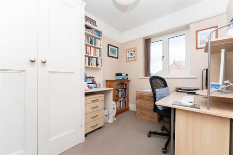 40 Leyborne Avenue, London, W13 9RA