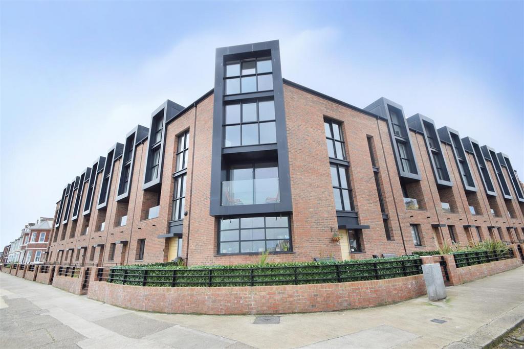 Promenade, Whitley Bay 6 bed townhouse for sale £650,000